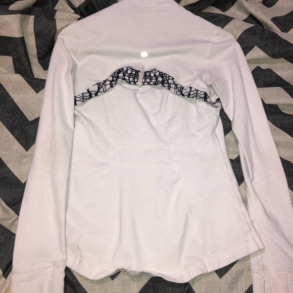 Lululemon zip up - Picture 3 of 4